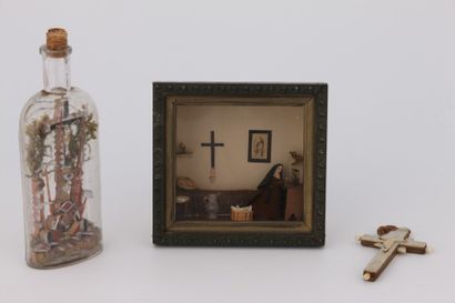 null LOT :

CRUCIFIX avec des pelles, pioches, marteau et pince, en bois peint. Dans...