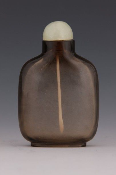 null Chine vers 1920 - Flacon tabatière en cristal de roche fumé avec bouchon en...