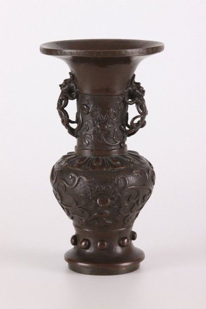 null Chine Dynastie Ming (1368-1644) - Vase de forme balustre en bronze de belle...
