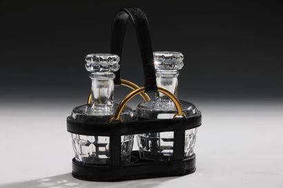 null HERMES PARIS et BACCARAT - CAVE A LIQUEUR VERS 1960 à monture en box noir à...