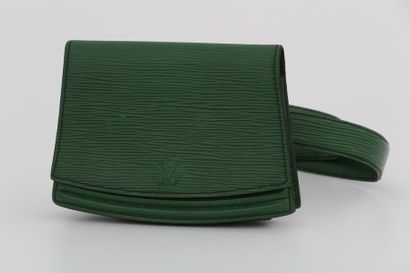 null LOUIS VUITTON - LOT D'UNE CEINTURE PORTEFEUILLE ET D'UN PORTE-MONNAIE en cuir...