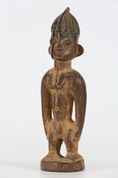 YOROUBA - NIGERIA Statuette "Ibedji" féminin pour le culte des jumeaux Yeux en losange...