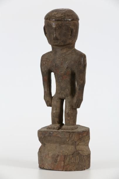 null Statuette 	 
Statuette "Bulul Upod" représentant une divinité du riz. La tête...