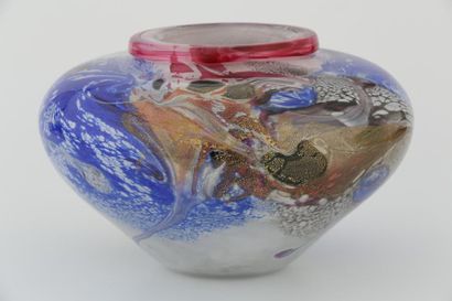 null 4 - Raymond BRANLE (XXème Siècle)

Vase coupe 

Verre nuancé et oxydes métalliques...