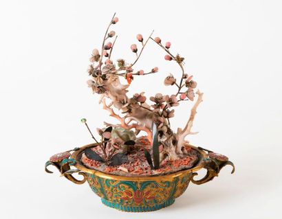 null CHINE Période Jiaqing (1796-1820)

PAIRE DE JARDINIÈRES de forme ovale polylobée...