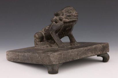 null CHINE Dynastie Tang (618-907)

POIDS en pierre marbrière sculptée ou pierre...