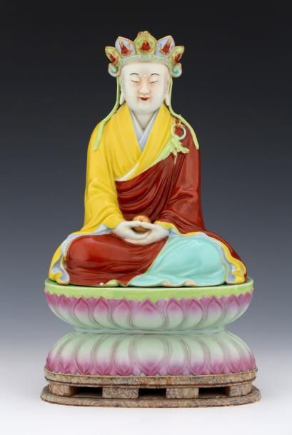 null CHINE Période République (1912-1949)

STATUETTE de Ksitigarbha en porcelaine...