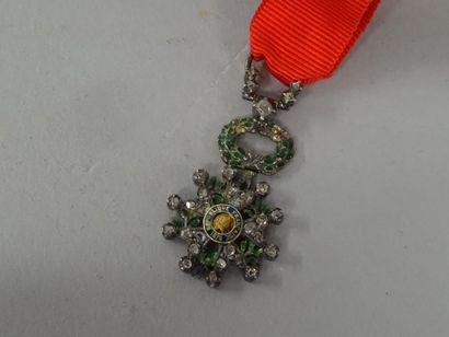 null MODÈLE MINIATURE DE L'ORDRE DE LA LEGION D'HONNEUR

Travail Français de la IIIème...