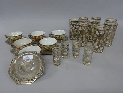 null MEXIQUE et CHINE DU SUD

LOT D'OBJETS MONTES 

Verre et argent ou en porcelaine...