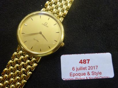 null MONTRE BRACELET DE DAME OMEGA Modèle de ville

Boitier rond en or n° 53226829

Cadran...