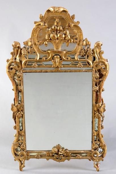 null GRAND MIROIR À FRONTON ET PARECLOSES Provence d'Epoque XVIIIème Siècle

Bois...