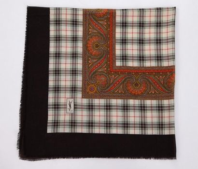 null Yves SAINT LAURENT Foulards

Châle en laine et soie, fond tartan agrémenté d'un...