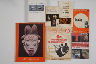 null Lot de 7 volumes 

R.Bonnain: l'empire des masques--Stock,2001

J.Laude:les...