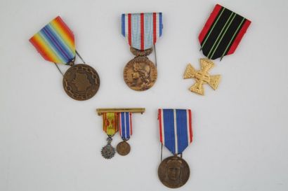 null LOT DE 4 MEDAILLES dont médaille de la France libérée, combattant volontaire...