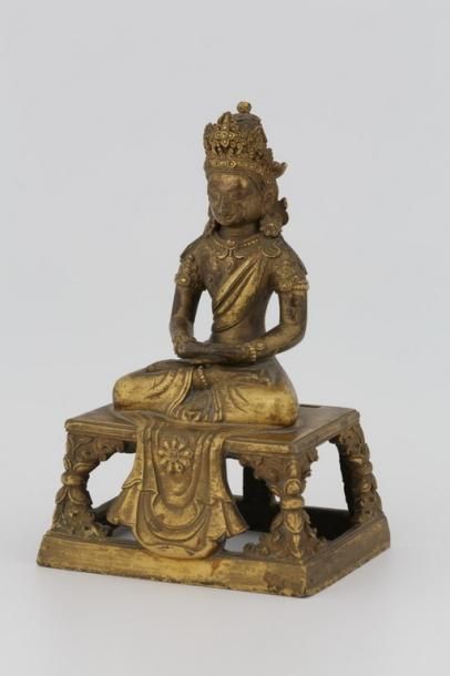 null CHINE XVIIIème Siècle

Amitayus en bronze doré représentant le Bouddha assis...