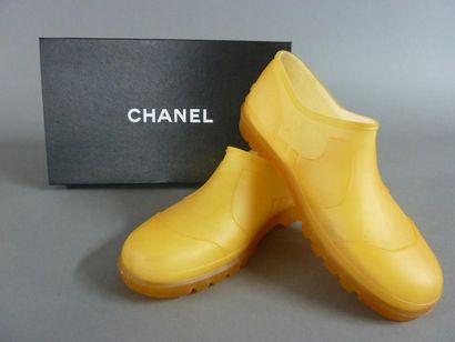 null CHANEL Collection Prêt-à-porter Printemps/Ete 1999

Rare paire de chaussons...