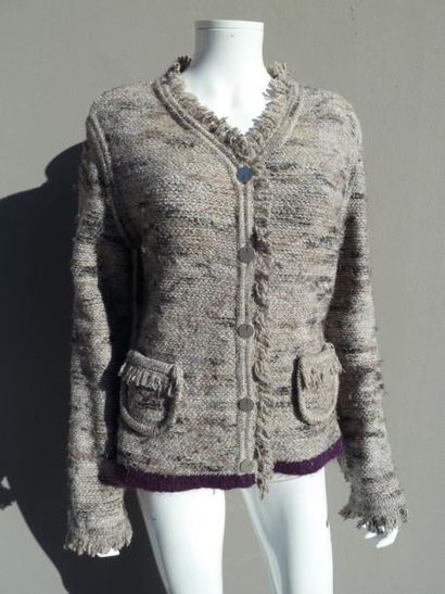 null CHANEL Identification Collection Automne/Hiver 1999

Cardigan en lainage chiné...
