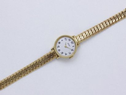 null KODY

Montre bracelet de dame en or 750 millièmes, cadran émaillé blanc avec...