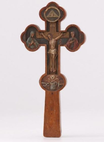 null Croix d'autel en bois polychrome, gravée au dos d'une prière en russe.

Russie,...