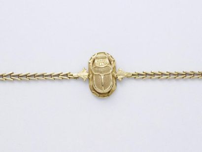 null Bracelet articulé en or 750 millièmes, maille fantaisie, centré d'un scarabée...