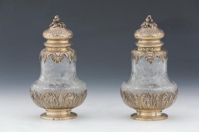 null PAIRE DE FLACONS À PARFUM de Style Louis XV - Vers 1900

Cristal monté argent...