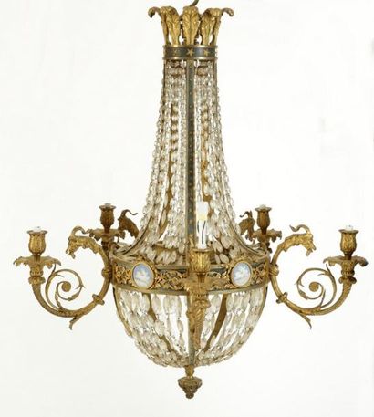 null LUSTRE CORBEILLE de Style Louis XVI - Epoque 1900

Bronze doré et ornementation...