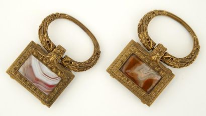 null CHINE Dynastie Qing (1644-1912), XVIIIème Siècle

DEUX BOUCLES DE CEINTURE en...