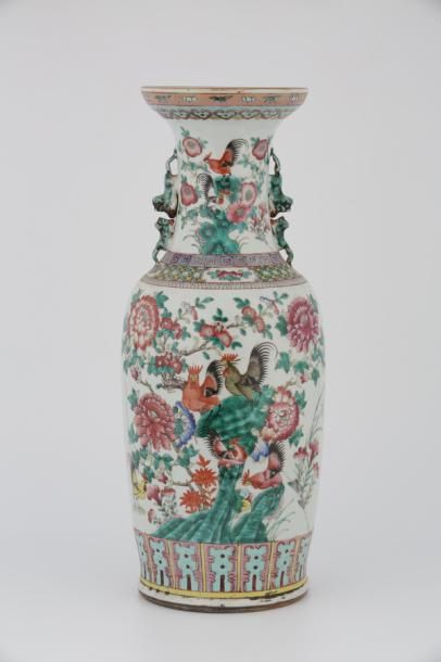 null CHINE Dynastie Qing (1644-1912), XIXème Siècle

GRANDE POTICHE balustre en porcelaine...