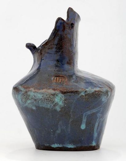 null Juliette DEREL (1918 - 2007)

Vase libre

Céramique émaillée bleue et gravure

Signé

H....