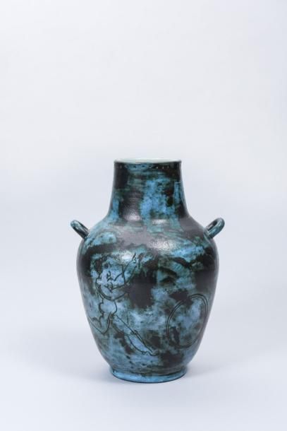 null Jacques BLIN (1920 - 1995)

Important vase balustre à deux anses

Céramique...