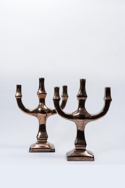 null Denise GATARD (1921 - 1992)

Paire de chandeliers 

Céramique mordorée

Monogrammée

H....