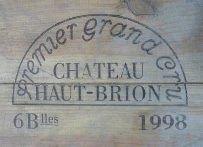 null 17/ 6 BOUTEILLES Château Haut-Brion

Pessac-Léognan 

1998

Bon niveau

Caisse...