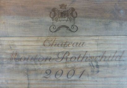 null 37/ 6 BOUTEILLES Château Mouton Rothschild 

Pauillac 

2001

Bon niveau

Caisse...