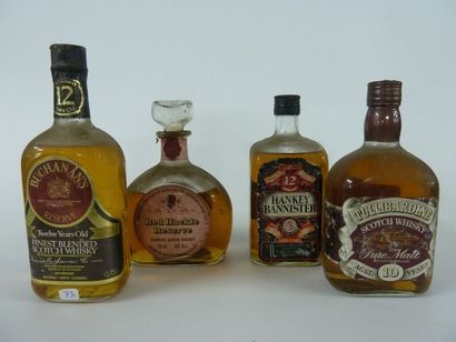 null 73/ LOT DE 4 BOUTEILLES de whisky comprenant :

- 1 Bouteille Buchanan's 12...