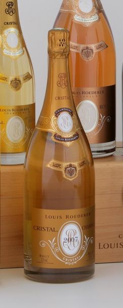 null 3 MAGNUMS Champagne "Cristal" Louis ROEDERER 2007

TBE (étiquettes avec quelques...
