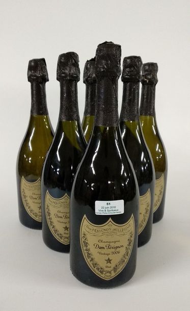 null 6 BOUTEILLES Champagne "Dom Pérignon" MOËT & CHANDON 2006

BE (étiquettes avec...