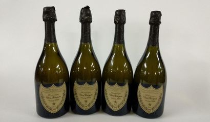 null 4 BOUTEILLES Champagne "Dom Pérignon" MOËT & CHANDON 2006

BE (étiquettes avec...