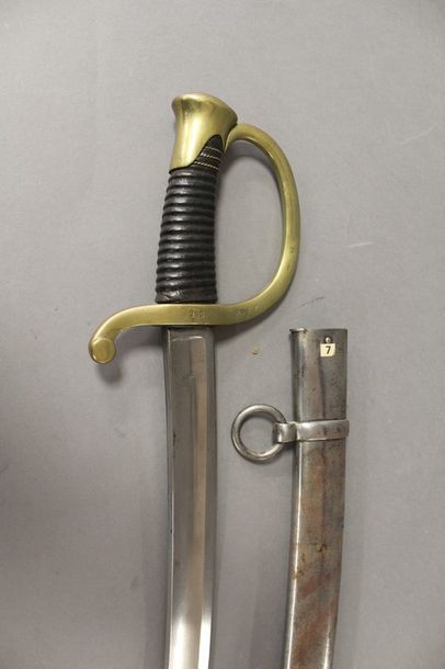 null SABRE DE CANONNIER MONTE modèle 1829. 

Poignée recouverte de basane avec filigrane....