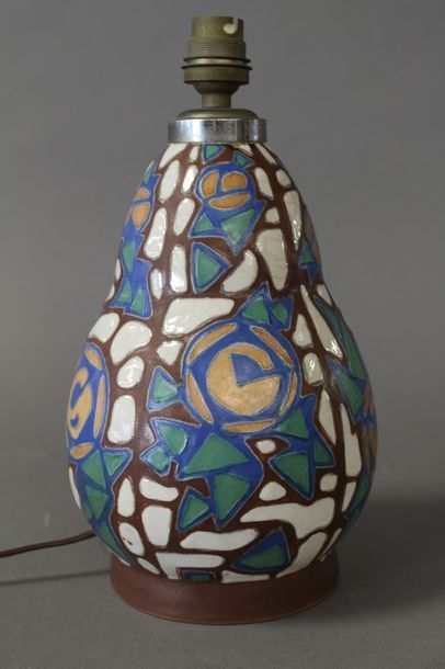 null REVERNAY - PIED DE LAMPE de forme piriforme en céramique et émaux à décors de...