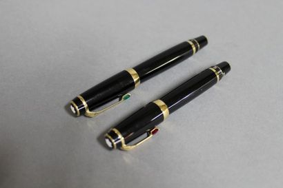 null MONTBLANC

Lot composé d'un stylo-plume et d'un stylo-bille en résine noire,...