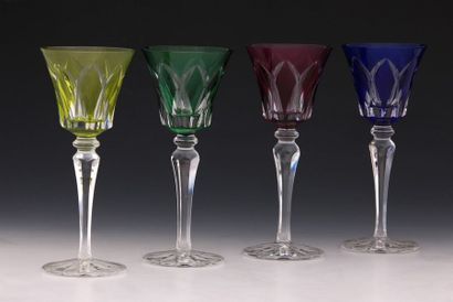 null SAINT-LOUIS MODELE CAMARGUE (Créé en 1955) - 6 VERRES à vin du Rhin en cristal...