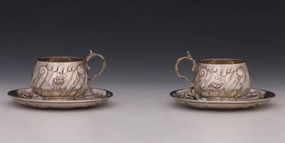 null PAIRE DE TASSES A CAFE en argent Minerve 950 Millièmes de Style Louis XV Vers...