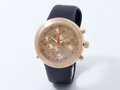null IKEPOD by MARC NEWSON Collection ''HEMIPODE''

Montre chronographe en or rose...