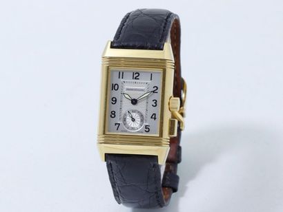 null JAEGER LECOULTRE ''REVERSO MEMORY''

Montre bracelet d'homme en or 750 millièmes,...