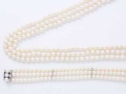 null Ensemble en or 750 et 585 millièmes décoré de perles de culture, composé d'un...