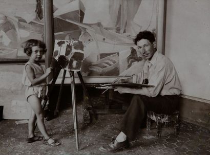 null André PETROFF (1894-1975) 

Jeune fille et poupée 

Huile sur toile

Signée...