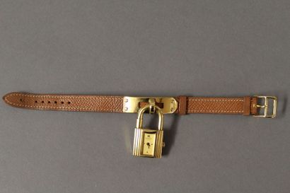null HERMES Paris Swiss made n°415664

Montre "Kelly" plaqué or, cadran 20mm, mouvement...