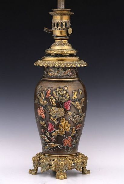 null LAMPE anciennement à huile

Fin du XIXème Siècle

Bronze

Vase Japon balustre...