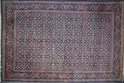 null GRAND TAPIS D'ORIENT

Moderne

Laine nouée

Décor à motifs minah khani type...