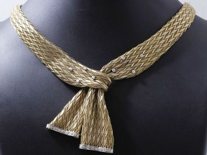 null Collier cravate souple, composé de 2 rubans tressés en or 750 millièmes, les...